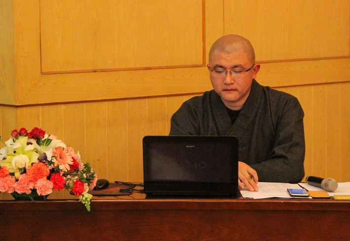 2.主持人：心慈法师.JPG